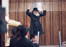 "עוצו עצה ותופר . . כי עמנו א-ל"